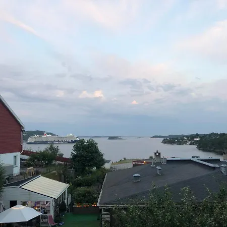 شقة Aid Og Svein' S Sentrumsnaere Panorama Hjem كريستينساند