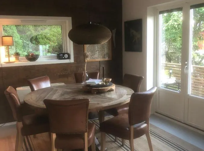 Aid Og Svein' S Sentrumsnaere Panorama Hjem *