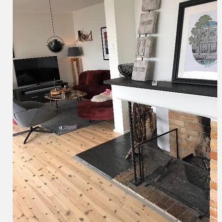 Aid Og Svein' S Sentrumsnaere Panorama Hjem アパート *