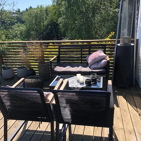 Aid Og Svein' S Sentrumsnaere Panorama Hjem アパート クリスティアンサン